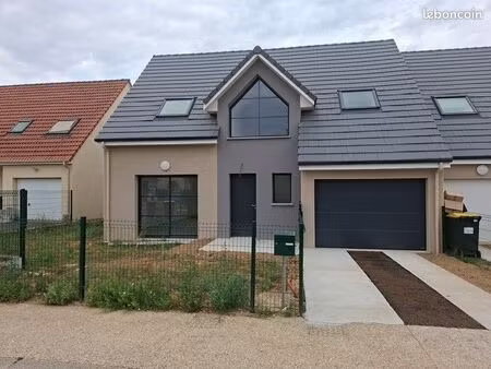 maison neuve à louer saint sébastien de morsent