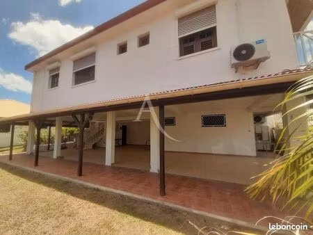 villa 4 pièces 90 m²