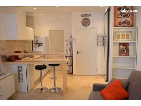 à louer à l’année studio meublé