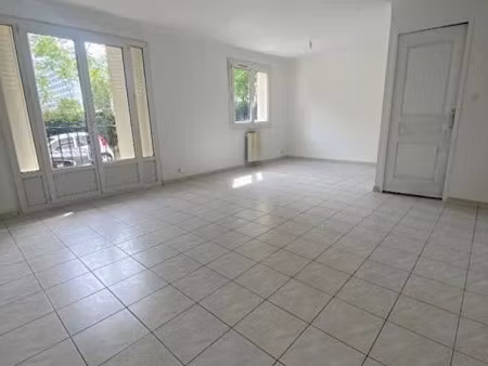 location appartement 3 pièces 63.55 m² à marseille 9ème (13009)  854 €
