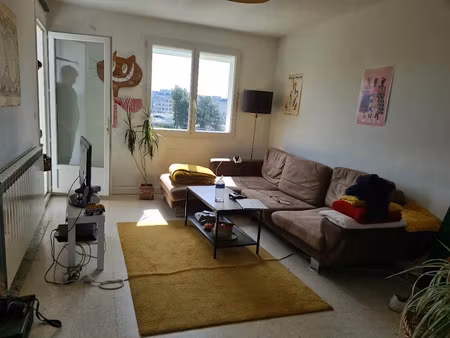 location appartement 4 pièces 67 m² à montpellier (34000)  1 000 €