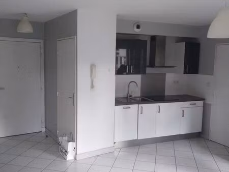 t2 de 39 75m² place marengo avec cave et parking