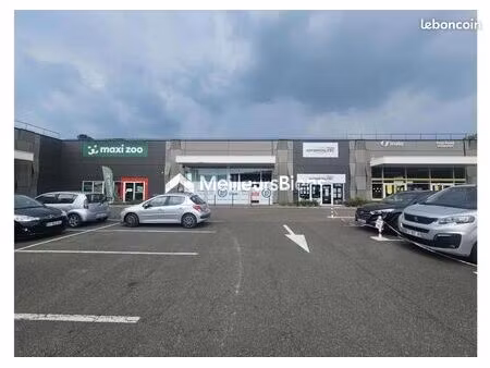 local commercial 299 m²