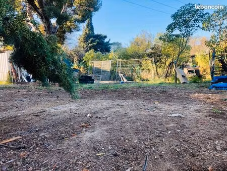 terrain 200 m² senas