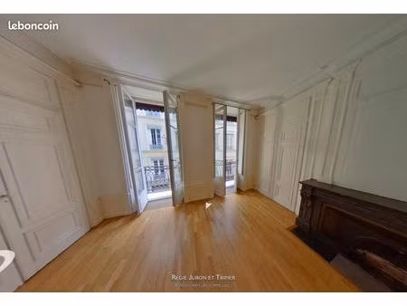 appartement 3 pièces 82 m²
