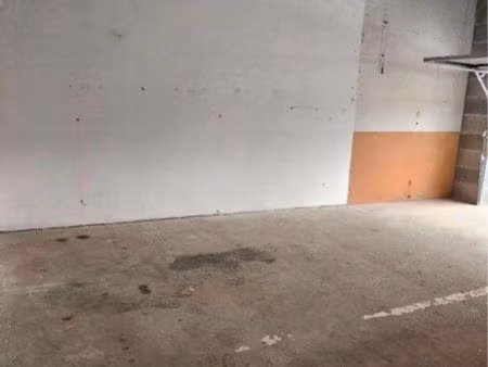 local de stockage / garage