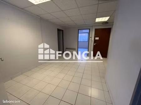 local commercial 69 m²