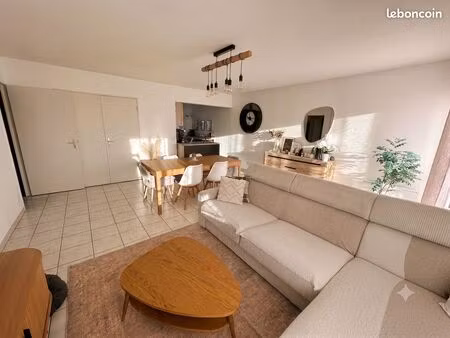 appartement t3 de 67m² avec balcon  piscine et garage - lyon 8e