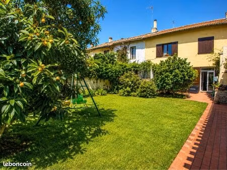 grande maison familiale de près de 200 m² avec dépendance et grand jardin sur une parcelle
