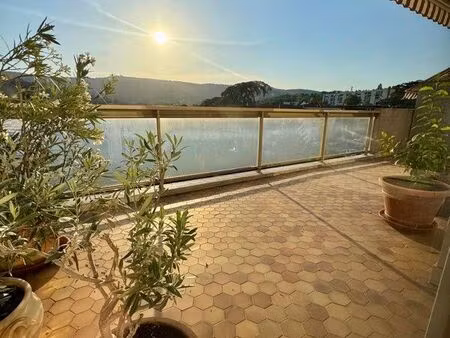 rare t4   115m2 carez.dernier étage vue monts d’or  climatisé  terrasses  cave  garages  e