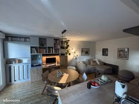 appartement t3 + terrasse 15m2 + box fermé