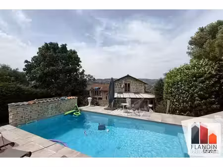 propriété 5 pièces 149 m²