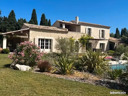 mas en pierre récent à st rémy de pce avec vue alpilles