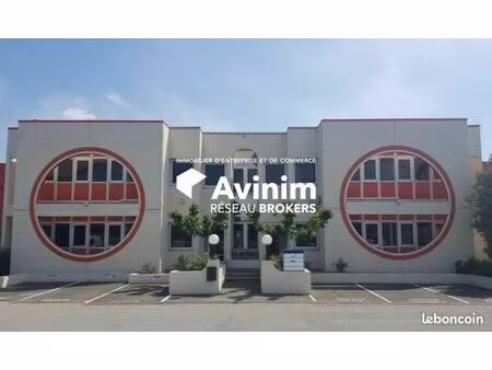 local 817 m² vitrolles