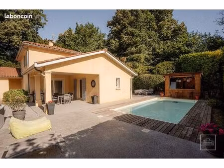 maison 6 pièces 172 m²