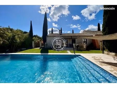 mas 6 pièces 303 m²