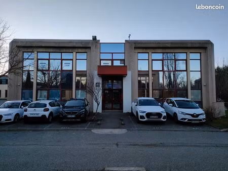 bureau canet de meyreuil