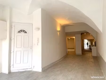 local commercial 69 m²