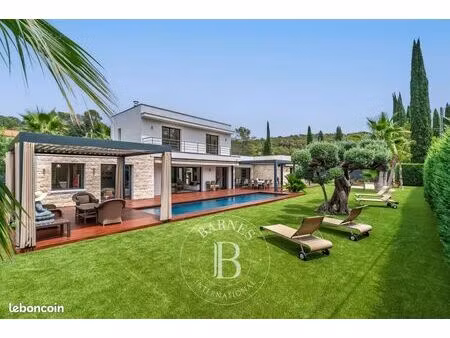 villa 6 pièces 196 m²