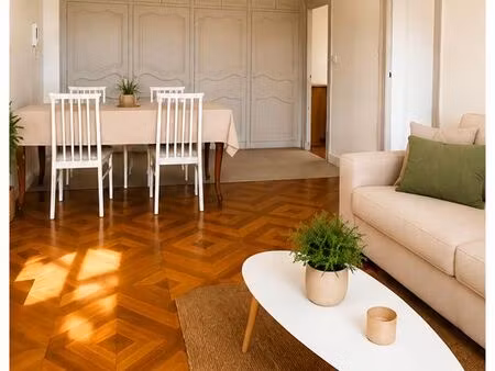 à louer – appartement meublé t3 avec jardin et stationnement à saint-romain-en-gal