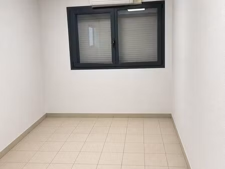 à louer - bureau de 20 m² à vaulx-en-velin