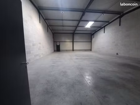 à louer – local commercial & stockage 230 m²