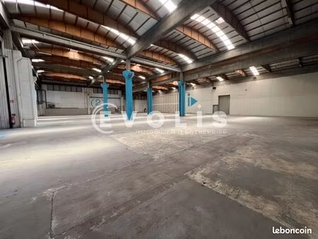 local d'activité 2 910 m²