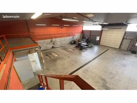 local d'activités - 425 m² - sortie a40