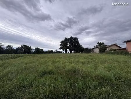terrain 657 m² francheleins