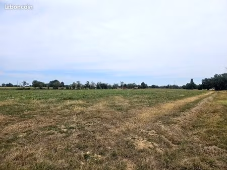 terrain 580 m² perrex