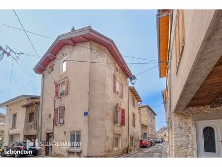 immeuble 4 pièces 98 m²