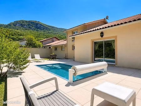 maison 6 pièces 139 m²