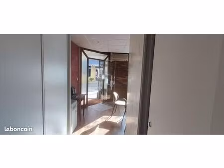 local 60 m²
