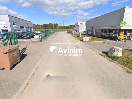 local commercial 100 m² ornex