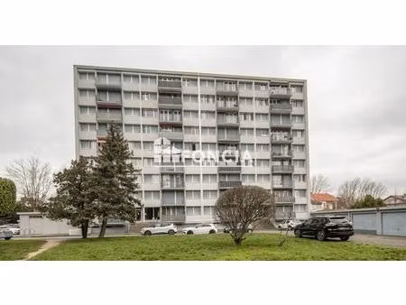 t4 70m2 cave - copropriété ravalée et fermée