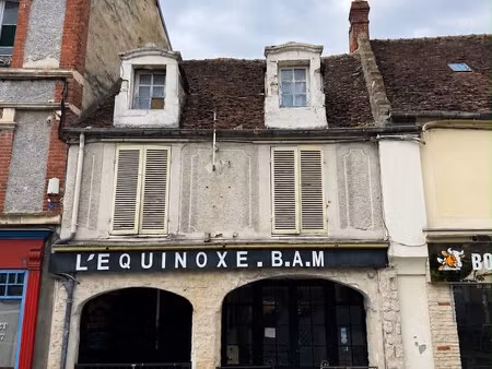 ensemble immobilier avec local commercial et logement