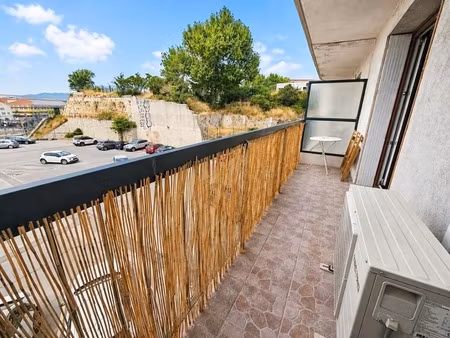 13001 marseille superbe studio avec balcon