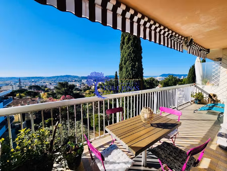 appartement sur les pentes du faron  vue mer  parking et cav