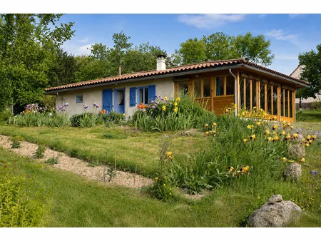 maison de plain-pied dans un environnement calme