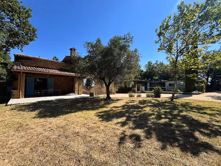 maison familiale avec piscine et vue dégagée à vendre ? drôme provençale