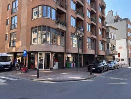 espace commercial d’angle exceptionnel à knokke
