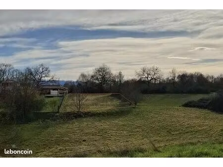 boussens : beau terrain constructible
