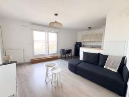 location appartement 2 pièces meublé à saint-jacques-de-la-lande (35136) : à louer 2 pièce