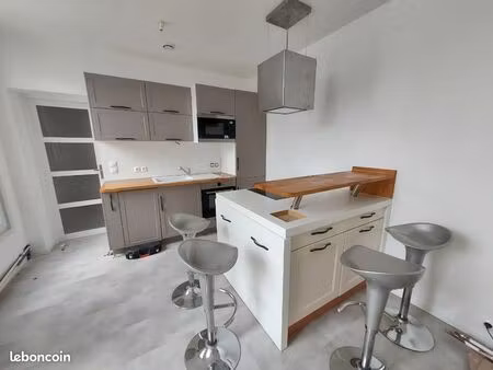 appartement meublé à l’année 2 chambres – 52 m²