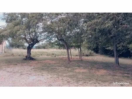 cambounet sur sor  terrain plat de 1000 m²
