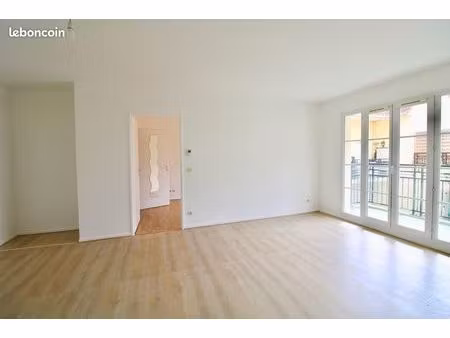 f2 villeneuve la garenne - balcon - parking