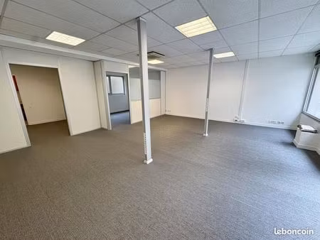 bureau 62 m²