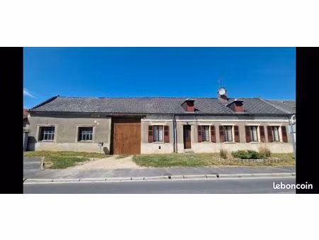 maison ancienne avec terrain de dépendances