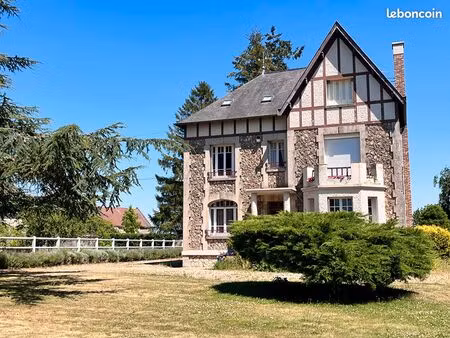 propriété 12 pièces 250 m²