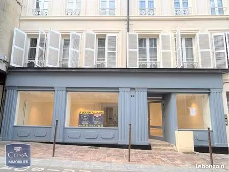 commerce 64 m²